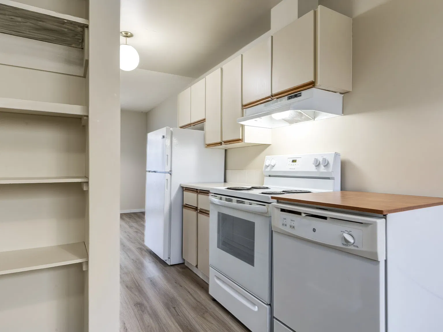 South Ridge Townhomes — Photo 2