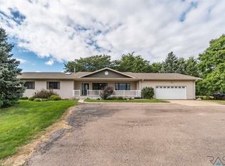 27015 Reynolds Pl, Sioux Falls, SD 57108