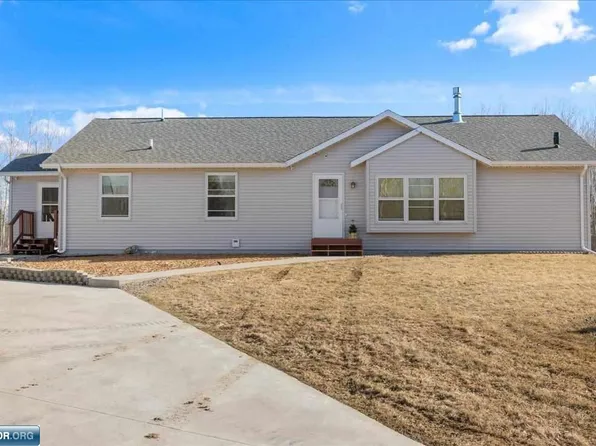 8780 Forest Dr, Mountain Iron, MN 55768