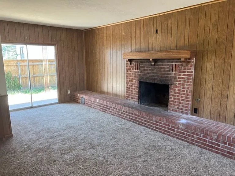 1122 N Flood Ave — Photo 13