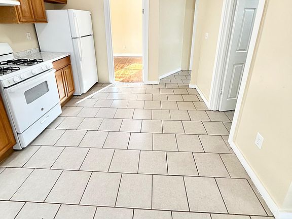 3rd image of 268 Winthrop Ave #2
