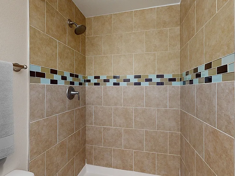 1485 Clayton — Photo 9