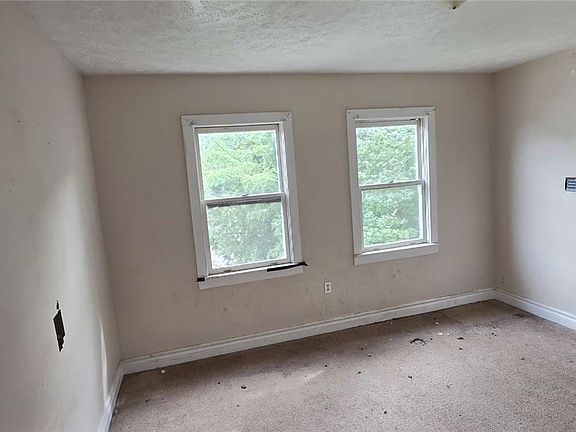 4th image of 3248 W 90th St