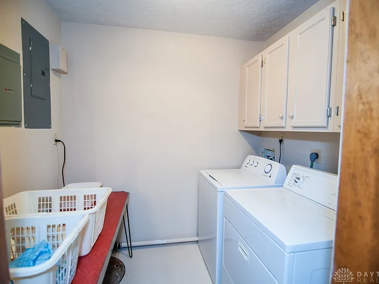 9026 S Normandy Ln — Photo 2