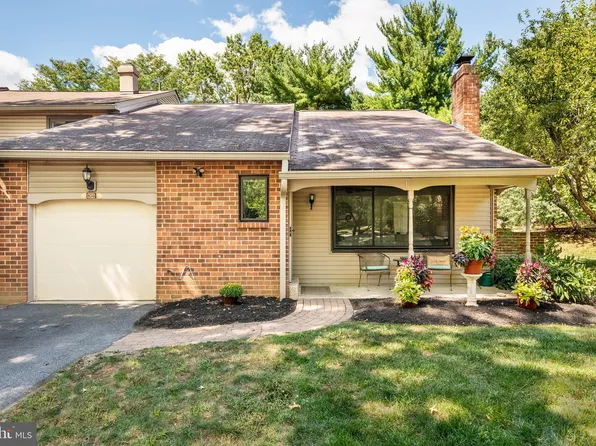 106 Bernard Ct, Chesterbrook, PA 19087