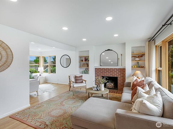 4th image of 7318 54th Avenue NE