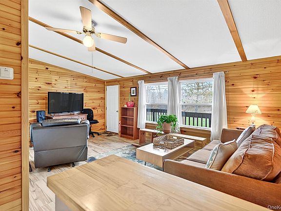 3rd image of 448 Sand Hill Road