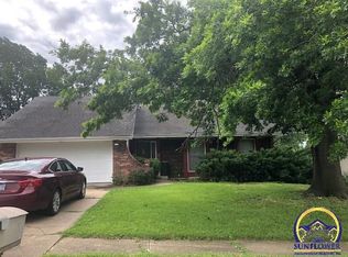 5855 SW 28th St, Topeka, KS 66614