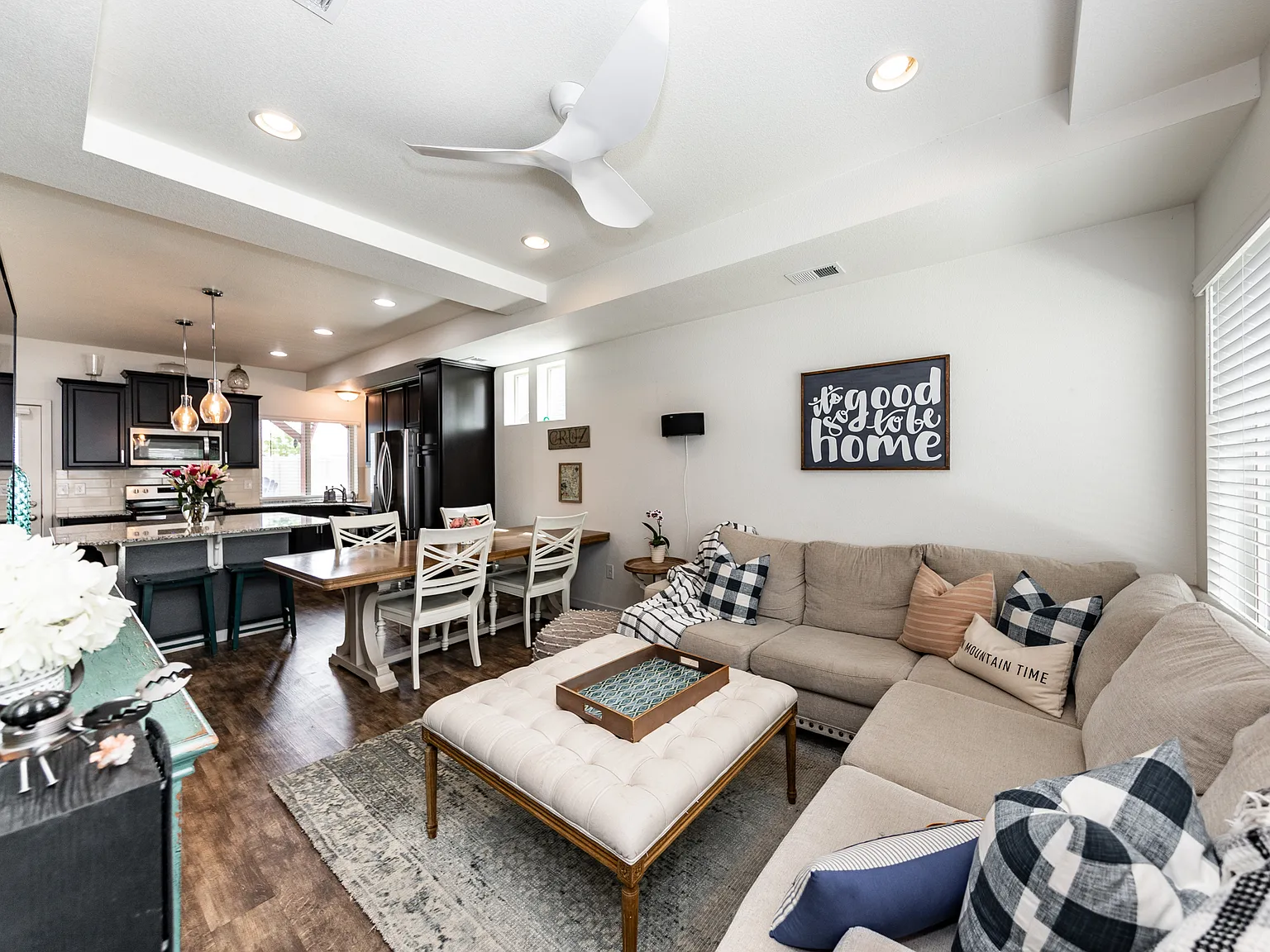 4 bed, 2.5 bath, 1932 sqft, $2,400 — Photo 4