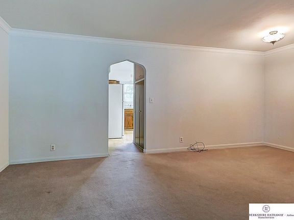 5th image of 6610 Western Ave