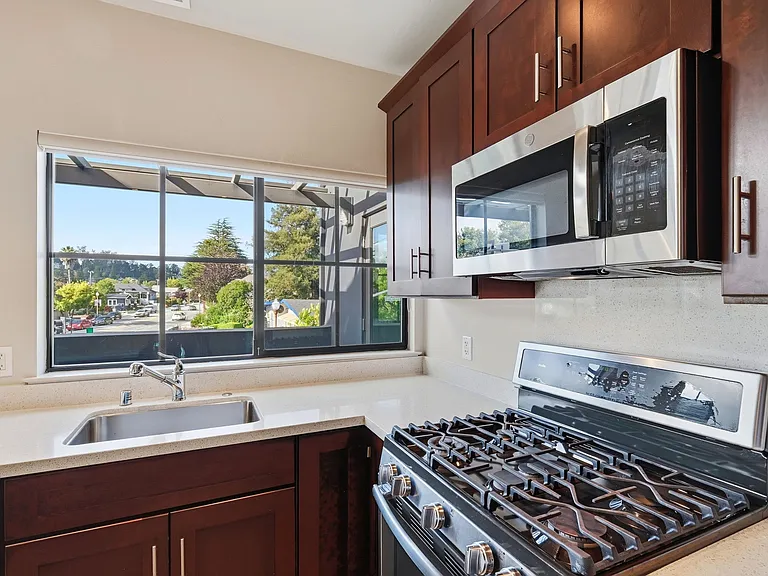 Upscale Westside Living! Spacious 2BD/2BA Above Copal Restaurant — Photo 23