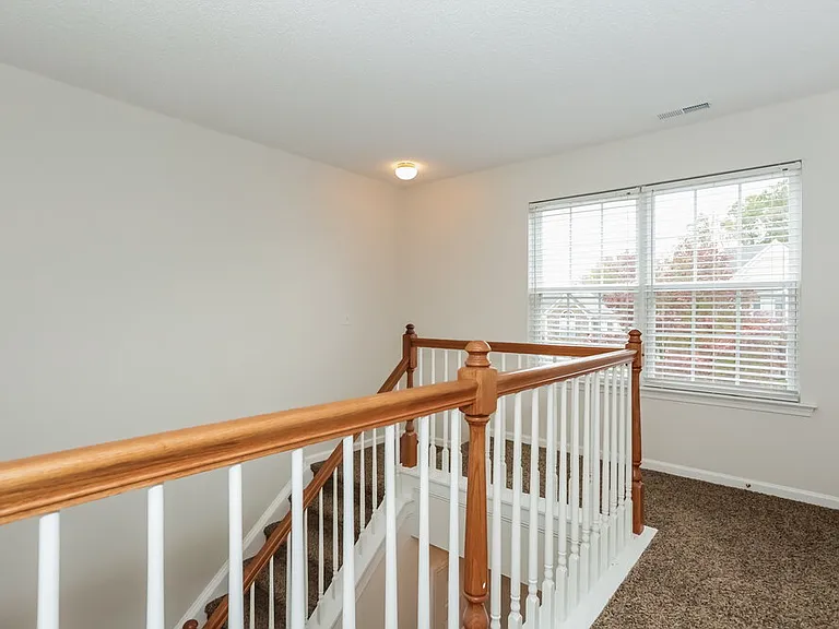 14014 Riding Hill Ave — Photo 11