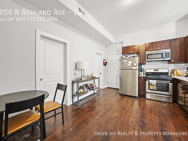 1056 N Ashland Ave #2R — Photo 3