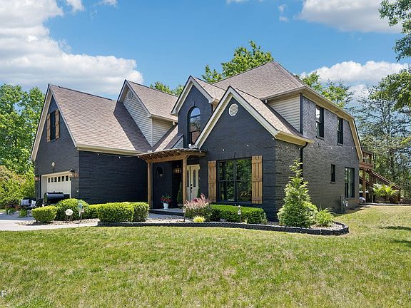 4th image of 704 Blue Dun Ct