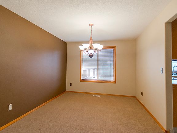 3rd image of 16515 NE 29th St
