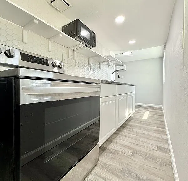 711 18th Ave S #3 — Photo 3