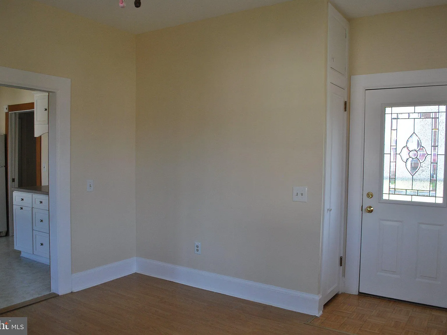 4 bed, 2.0 bath, 1822 sqft, $2,000 — Photo 3