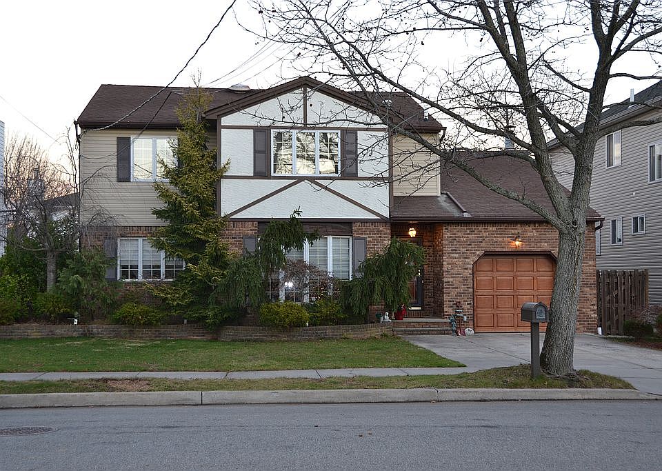 1st image of 145 Connecticut St