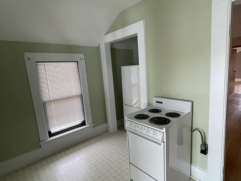 375 Dunn St — Photo 7