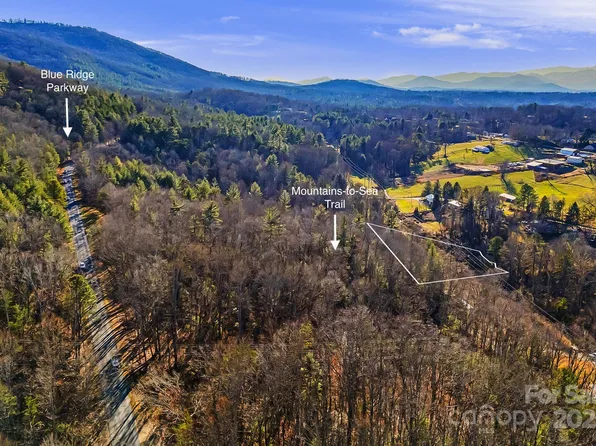 99999 Willow Creek Dr #1, Asheville, NC 28803