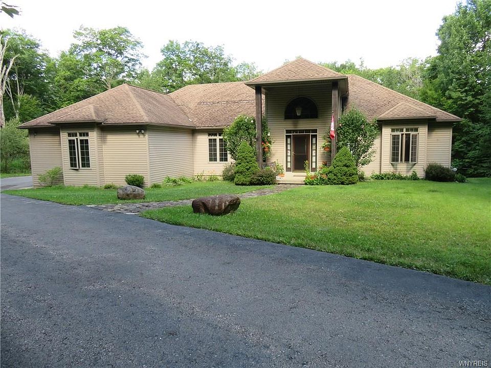 1st image of 9011 Caroline Ln