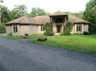 9011 Caroline Ln, Boston, NY 14025