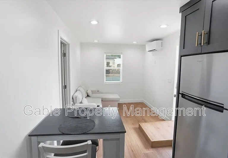 27453 Santa Clarita Rd #ADU — Photo 3