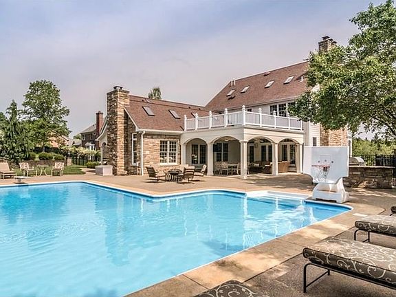 4th image of 205 Lakevue Dr