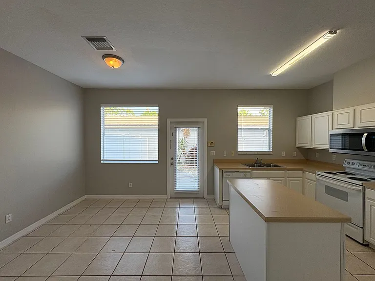 12654 Langstaff Dr — Photo 4