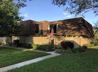 2409 24th Ln, Palm Beach Gardens, FL 33418