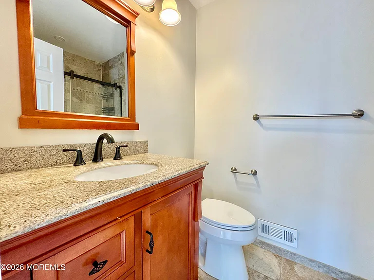 207 Lindsey Ct — Photo 11
