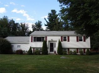 9 Long Pond Rd, Tyngsboro, MA 01879