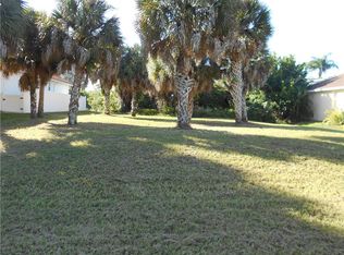 52 Long Meadow Pl, Rotonda West, FL 33947