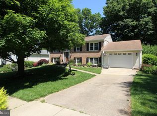 12018 Stuart Ridge Dr, Herndon, VA 20170