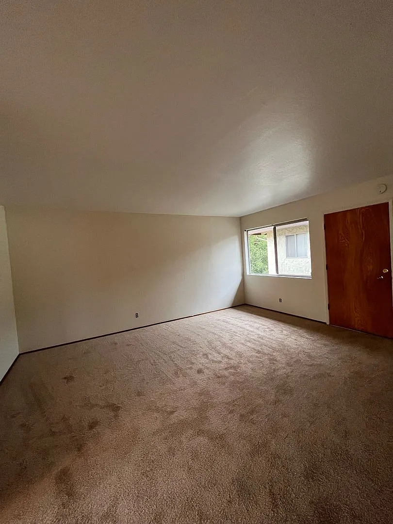 Fremont 854 — Photo 2