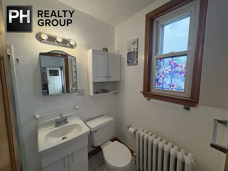 573 Shirley St #2 — Photo 4