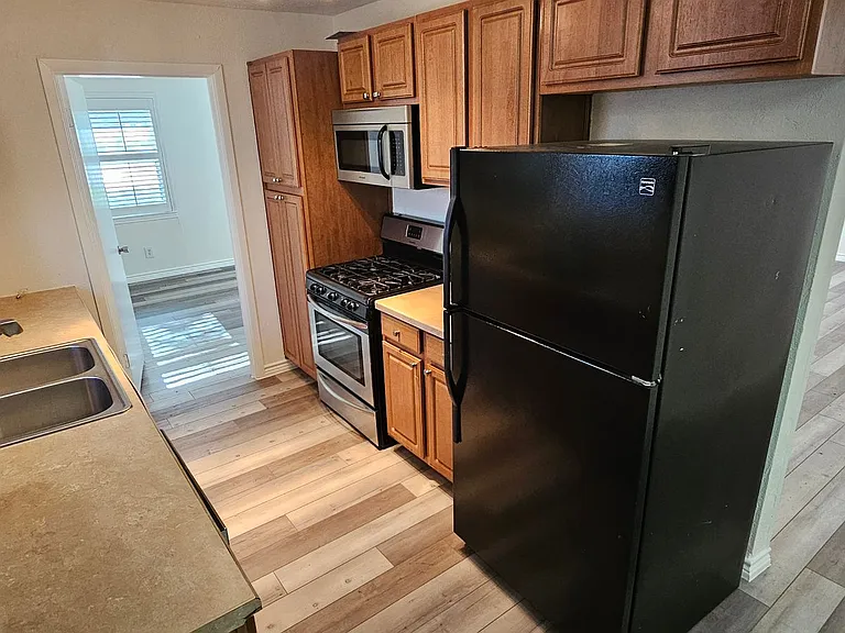 1401 E Sherman Dr — Photo 18