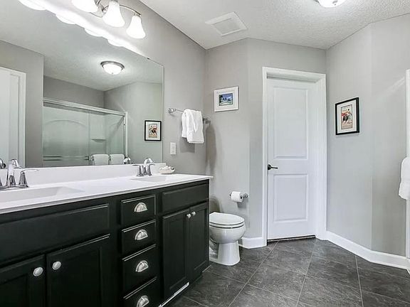 2nd image of 3322 Lakewood Trl