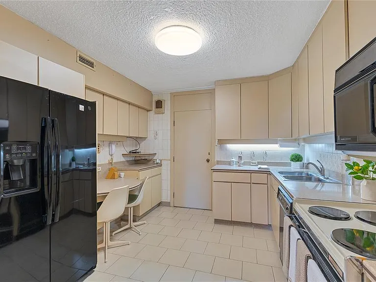 800 Ashford #6-B — Photo 16