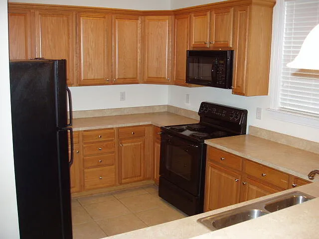 208 Trillium Ct — Photo 4