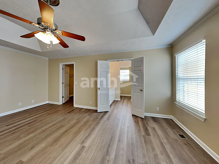 1612 E Blairmont Dr — Photo 8