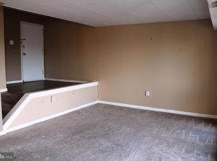 104 Roberts Ln APT 301, Alexandria, VA 22314