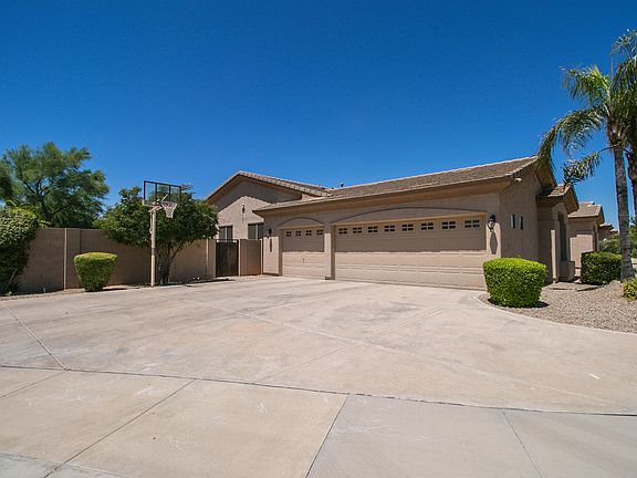 4th image of 14431 W Wilshire Dr