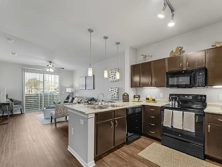 Gateway Cedars Apartments — Photo 17