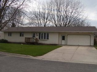 430 8th St E, Hector, MN 55342