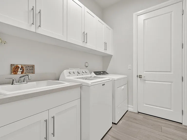 138 SE Palma St — Photo 36