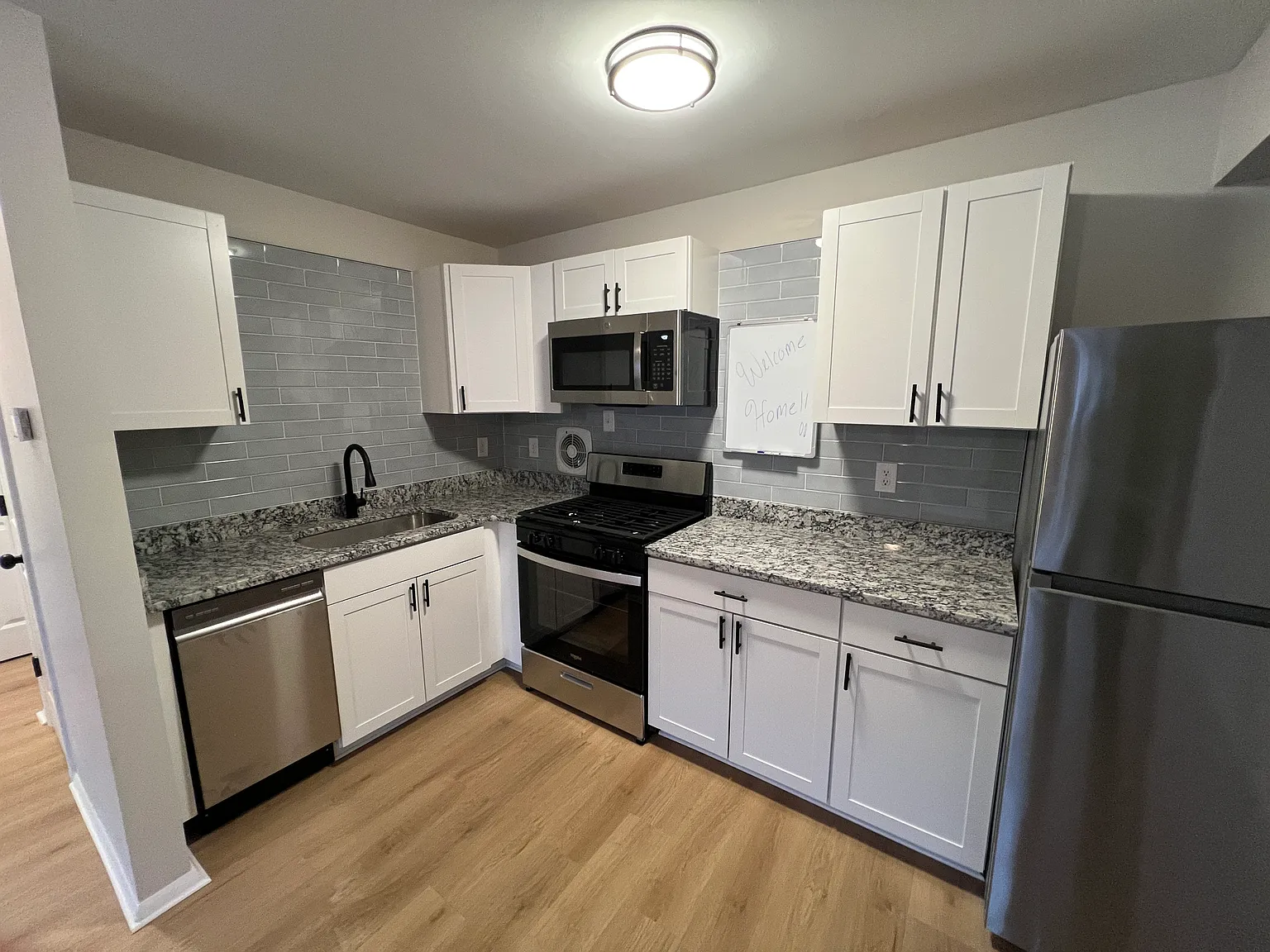 MacArthur Apartments — Photo 3