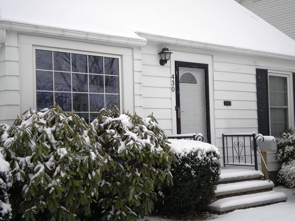 1st image of 430 E 270th St