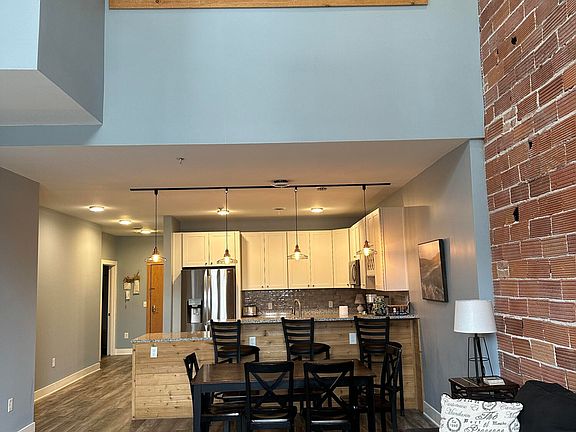 4th image of 460 Broadway St APT 201