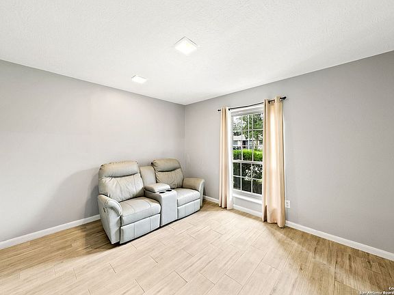3rd image of 10602 SAGEWICK DR